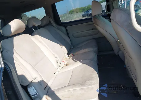 2021 Kia Sedona Lx z USA, uszkodzony, nr VIN KNDMB5C19M6668069